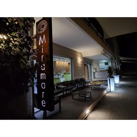 米拉马雷酒店 3* 皮内托