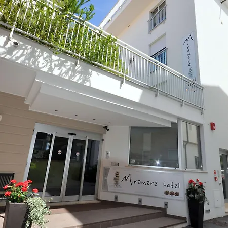 Miramare 3* ピネート